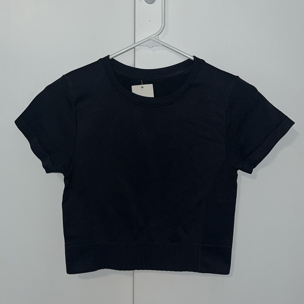 All In Motion Seamless Cropped Tee Active T-Shirt Women’s M Medium 8-10 Black - Picture 2 of 11
